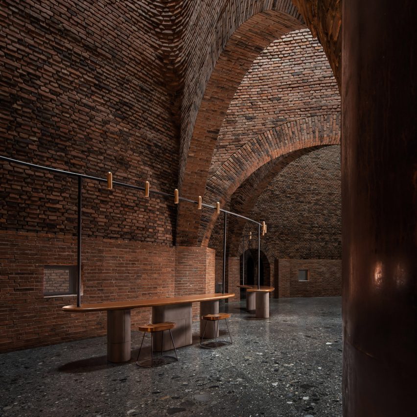 Cheng Chung Design creates restaurant within brick art installation in China