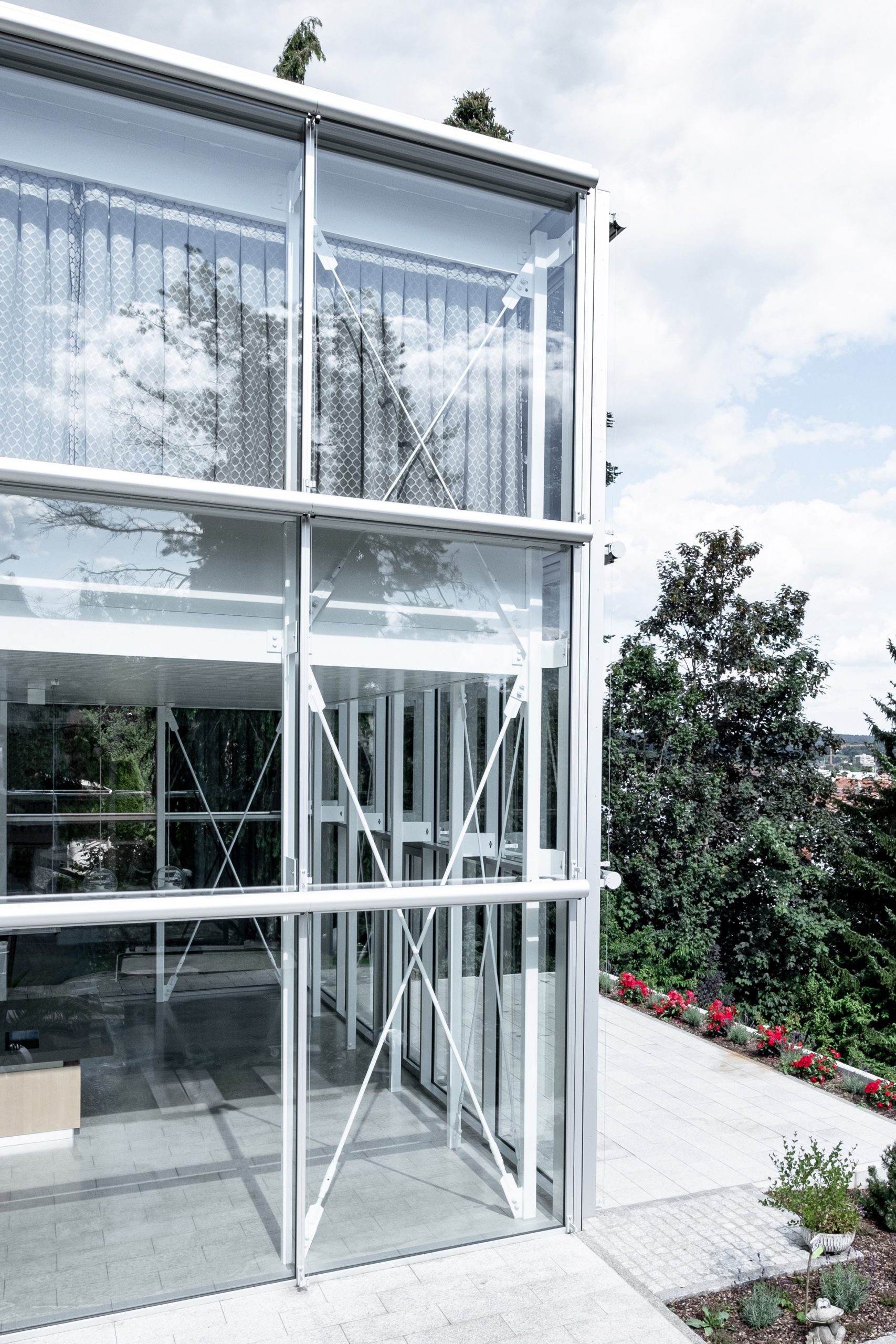 Glass and steel extension by Aretz Dürr Architektur