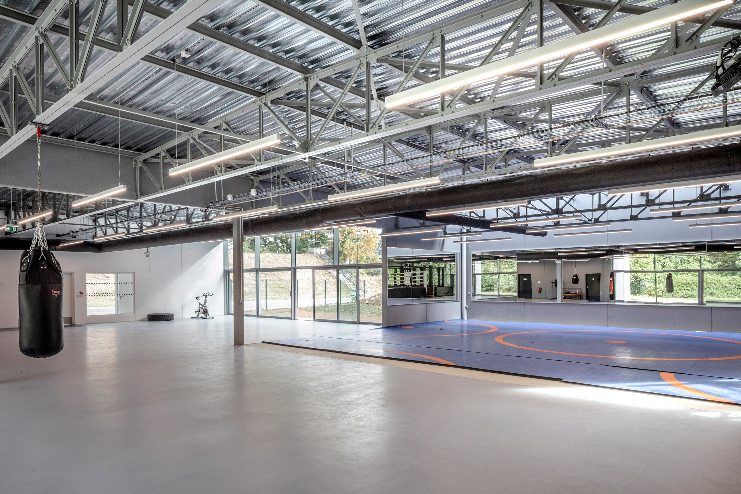 Atelier Aconcept creates raw building for French kickboxing club