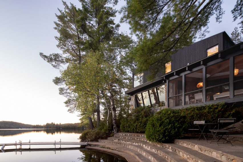 Extension to a cabin by a lake in Quebec