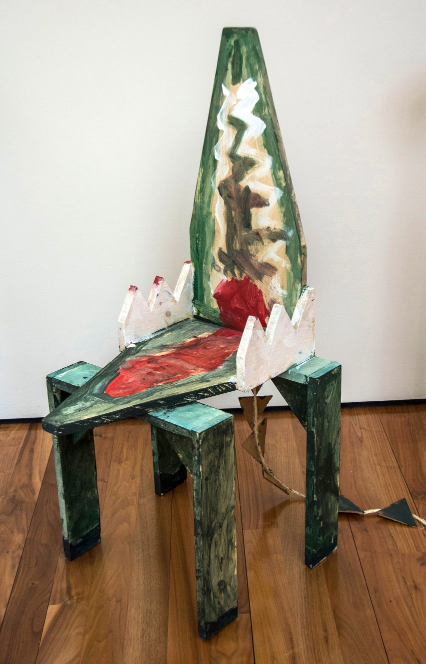 三一学校布鲁斯·埃德尔斯坦 (Bruce Edelstein) 工作室的鳄鱼形座椅设计