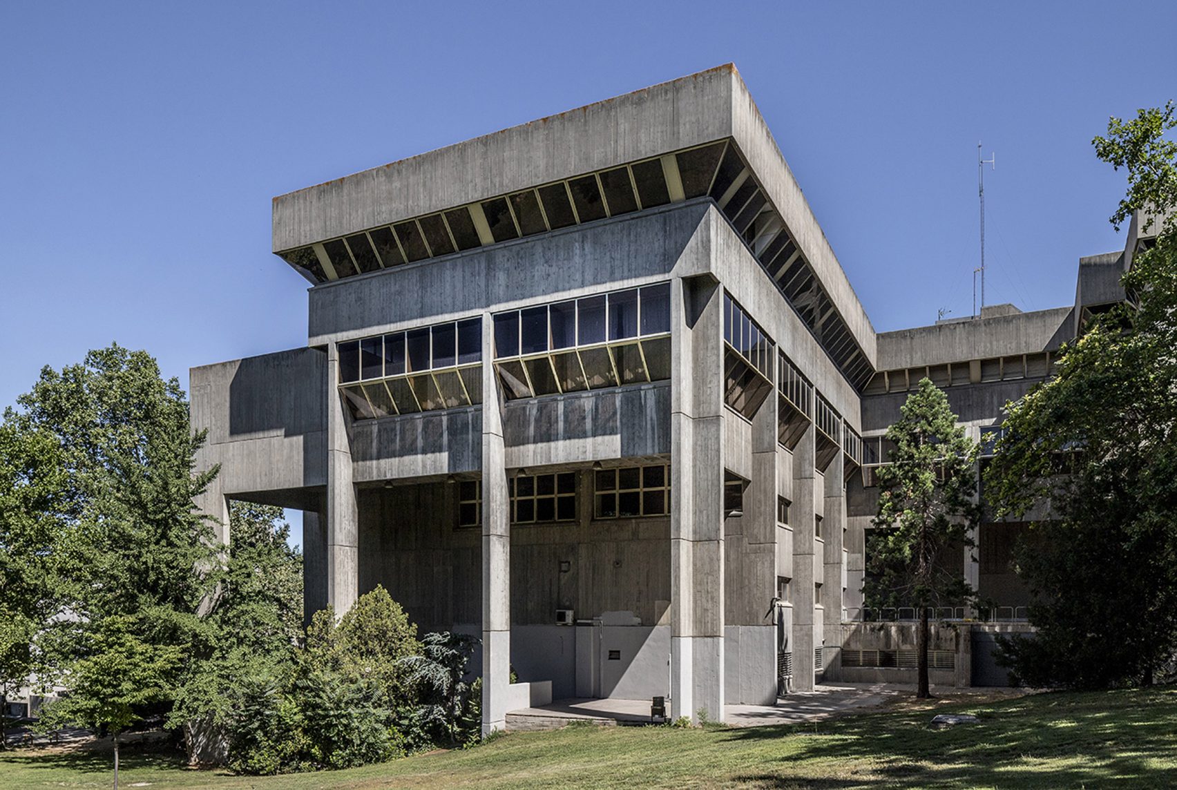 Department of Information Sciences from 1971, Madrid. From Dezeen