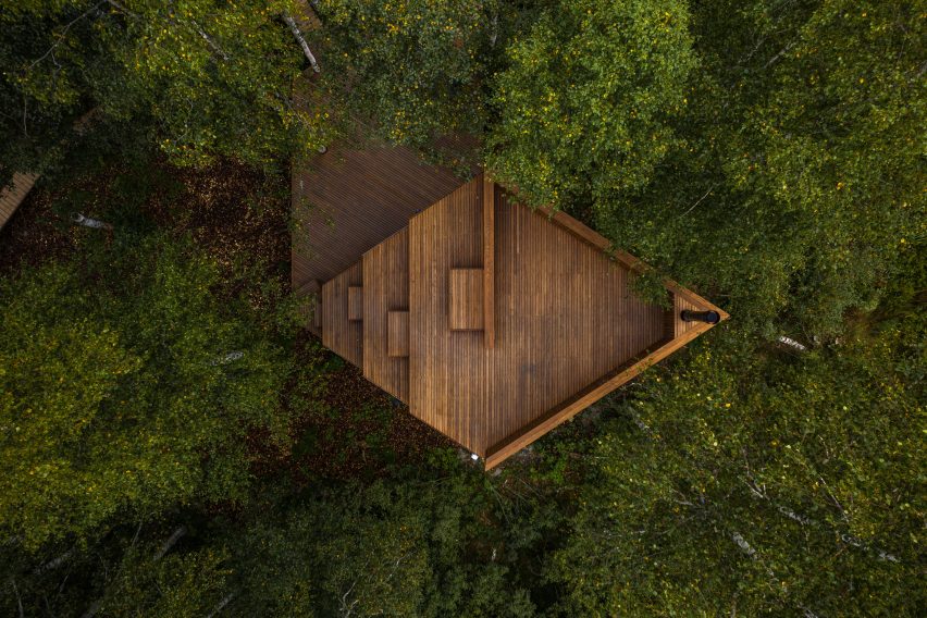 An aerial view of a wooden cabin in Estonia
