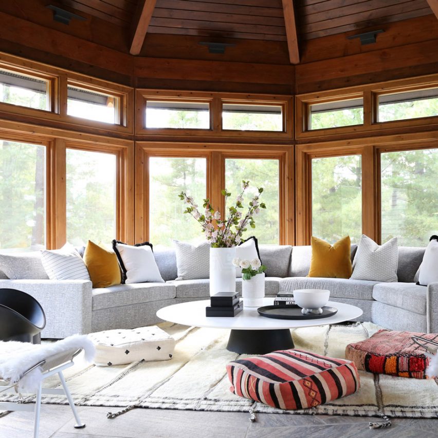 Ali Budd Interiors transforms Muskoka log cabin into art-filled cottage