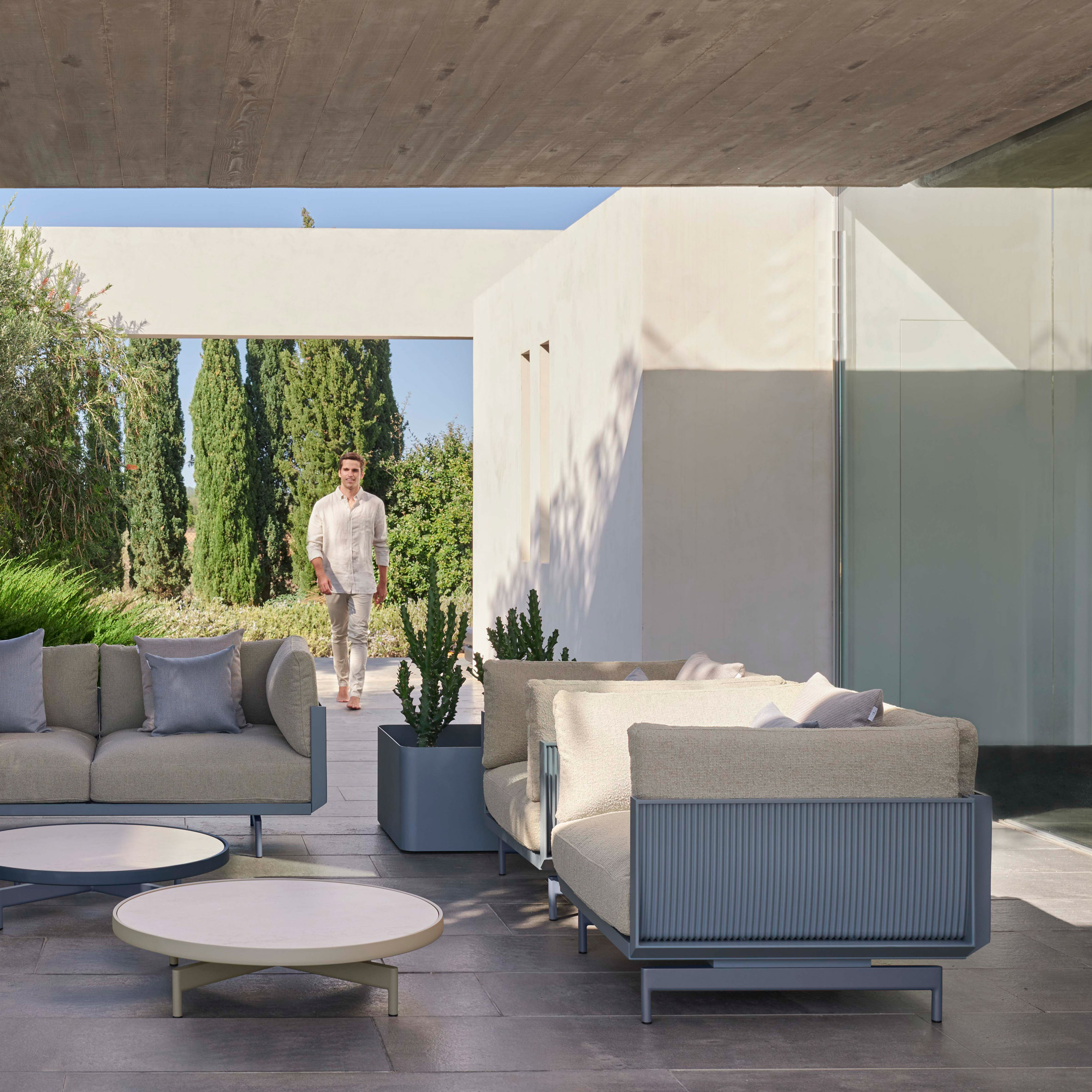 Onde outdoor seating by Luca Nichetto for Gandia Blasco