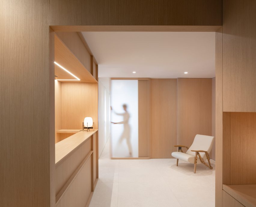 Ash interior of Valencia's Swiss Concept clinic