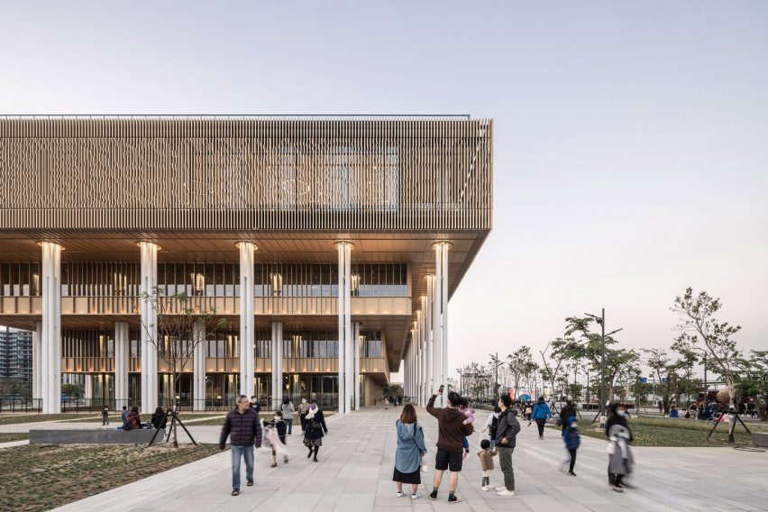 A stepped public library by Mecanoo and MAYU Architects