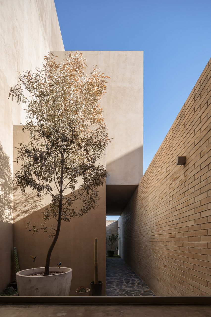 Courtyard of Yavia House in Mexico