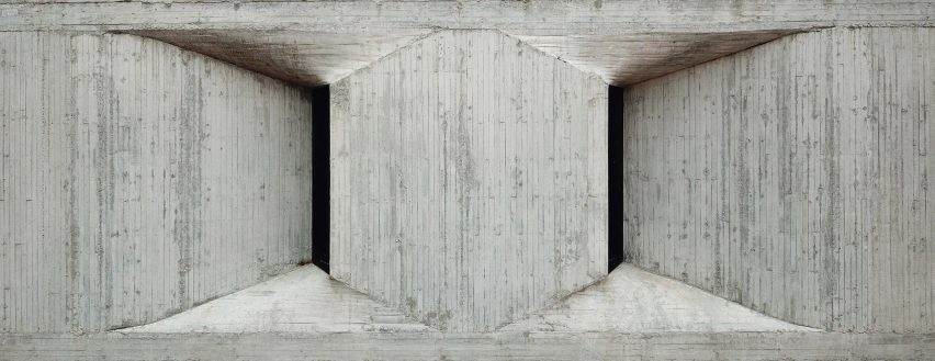 Board-marked fair faced concrete wall in Mexico