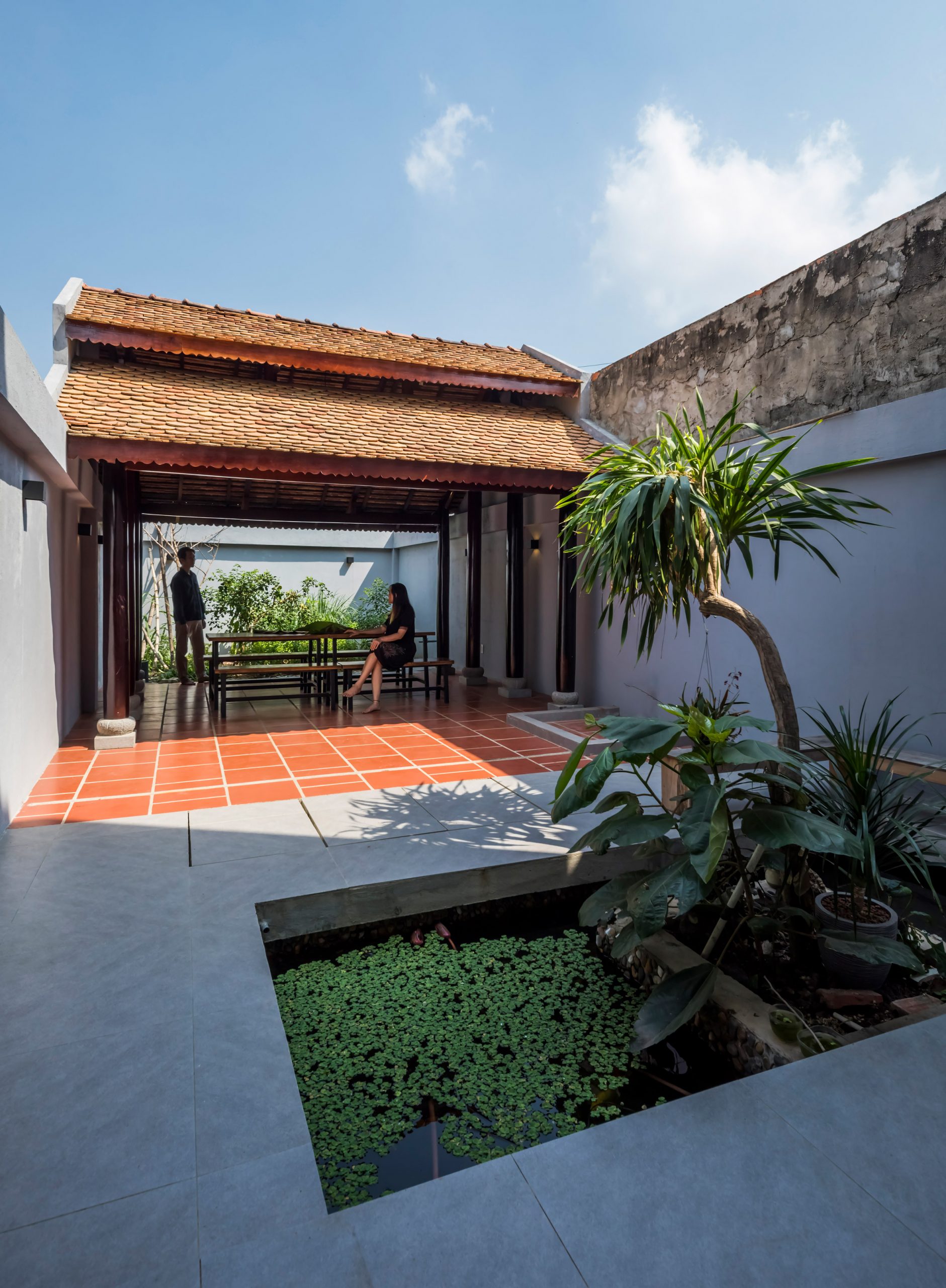 Garden in 2HIEN house in Vietnam by CTA