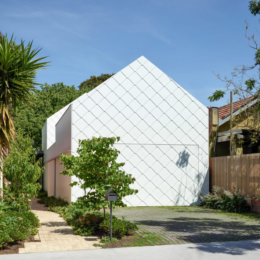 Austin Maynard Architects wraps self-powered Garden House in white shingles