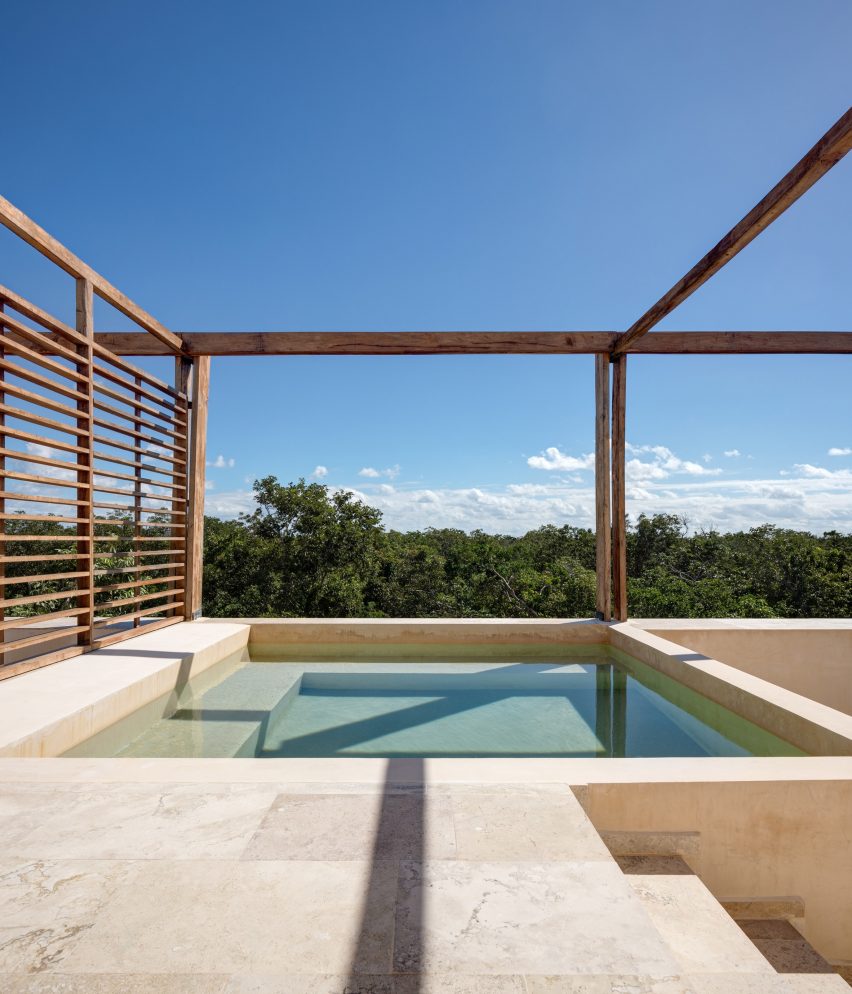 A private rooftop pool in BAI-HA by PPAA