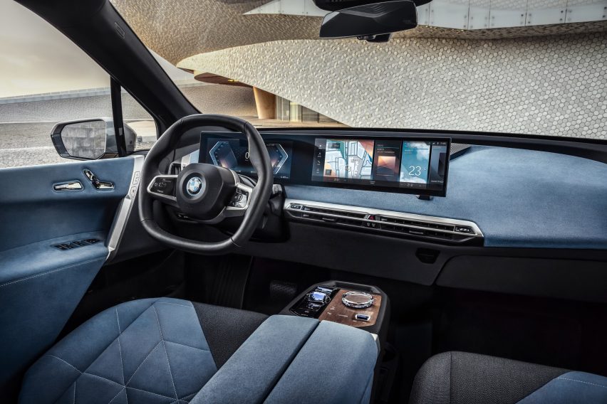 BMW iX cockpit