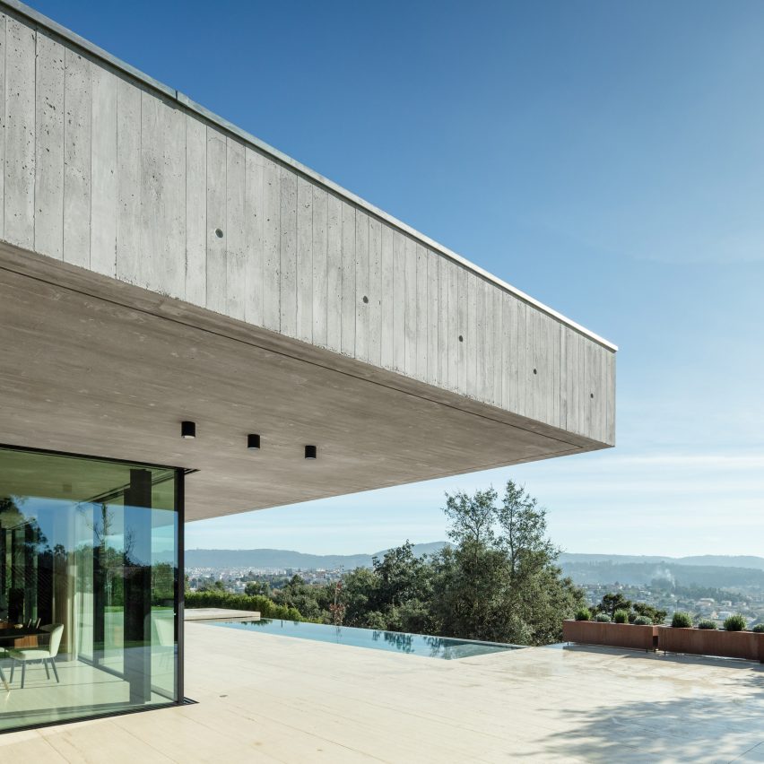 Cork Trees House with concrete roof
