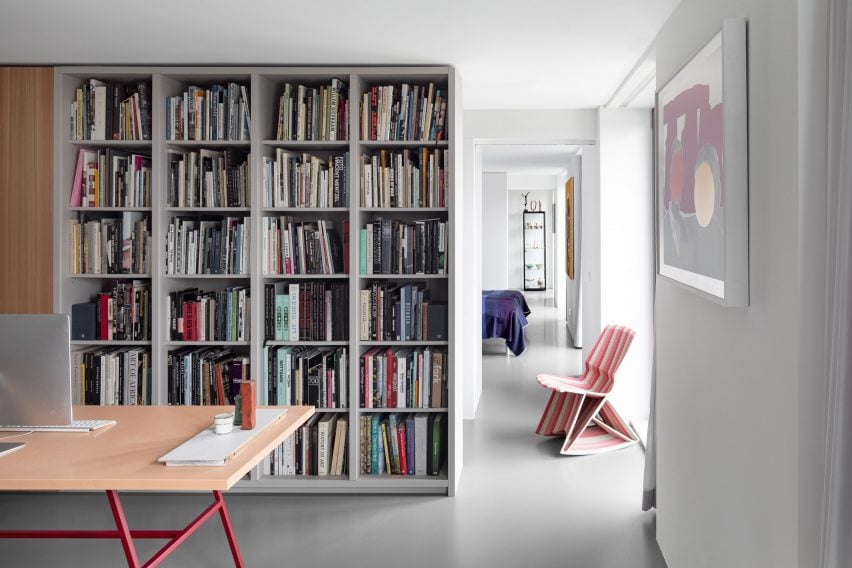 Home office with book shelves in Home of the Arts by i29