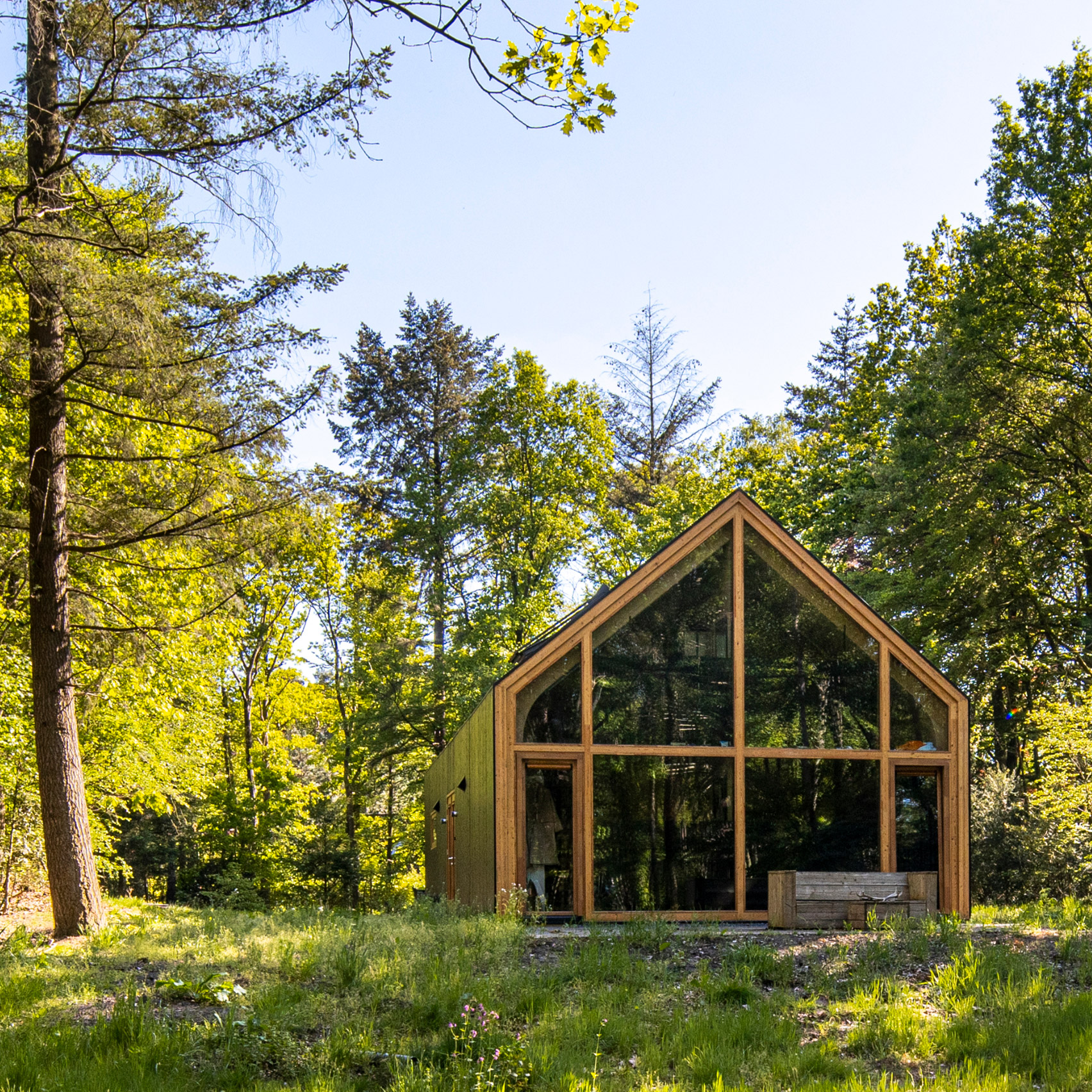 The wooden Indigo cabin in the Netherlands