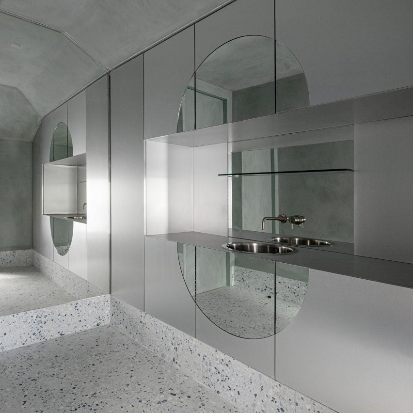 Stainless steel treatment rooms of Dublin skin clinic Fitzgerald Private Clinic by Kingston Lafferty Design