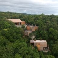 Em-Estudio builds concrete holiday home on Oaxaca hillside