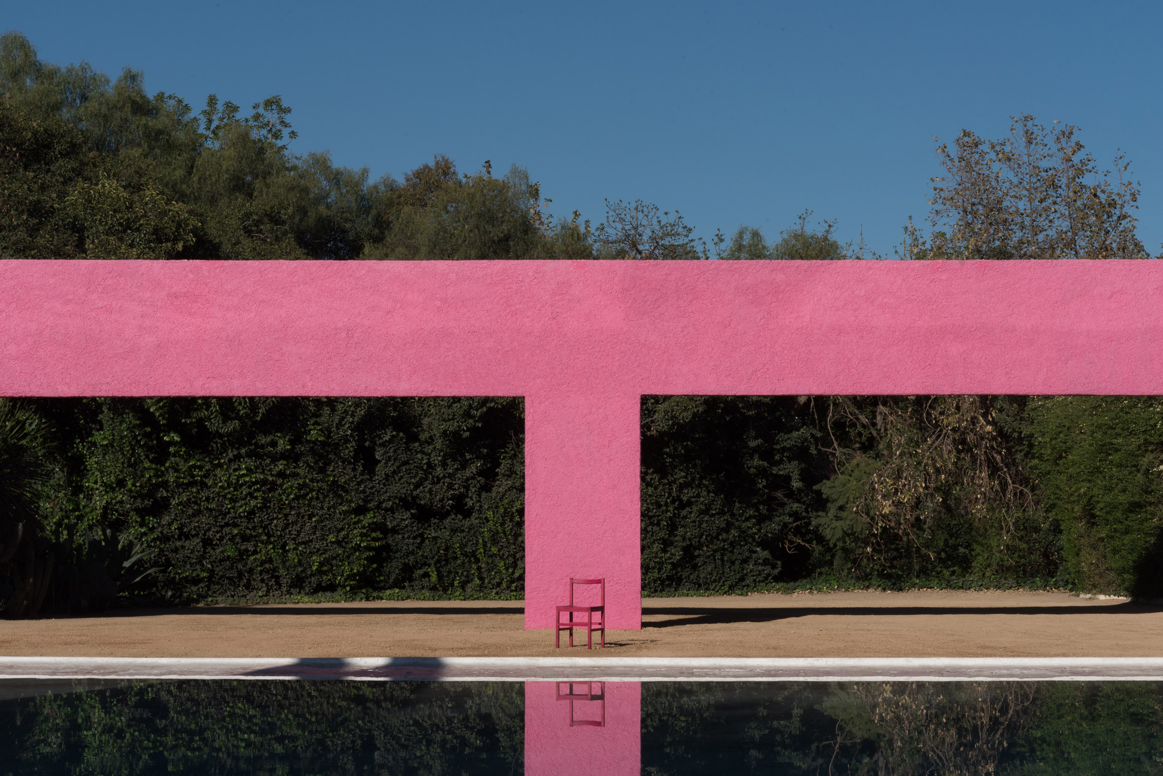 Pink Grana chair by Moisés Hernández