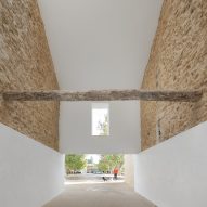 Stone passageway