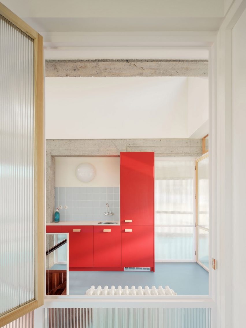 Red kitchen cabinets 
