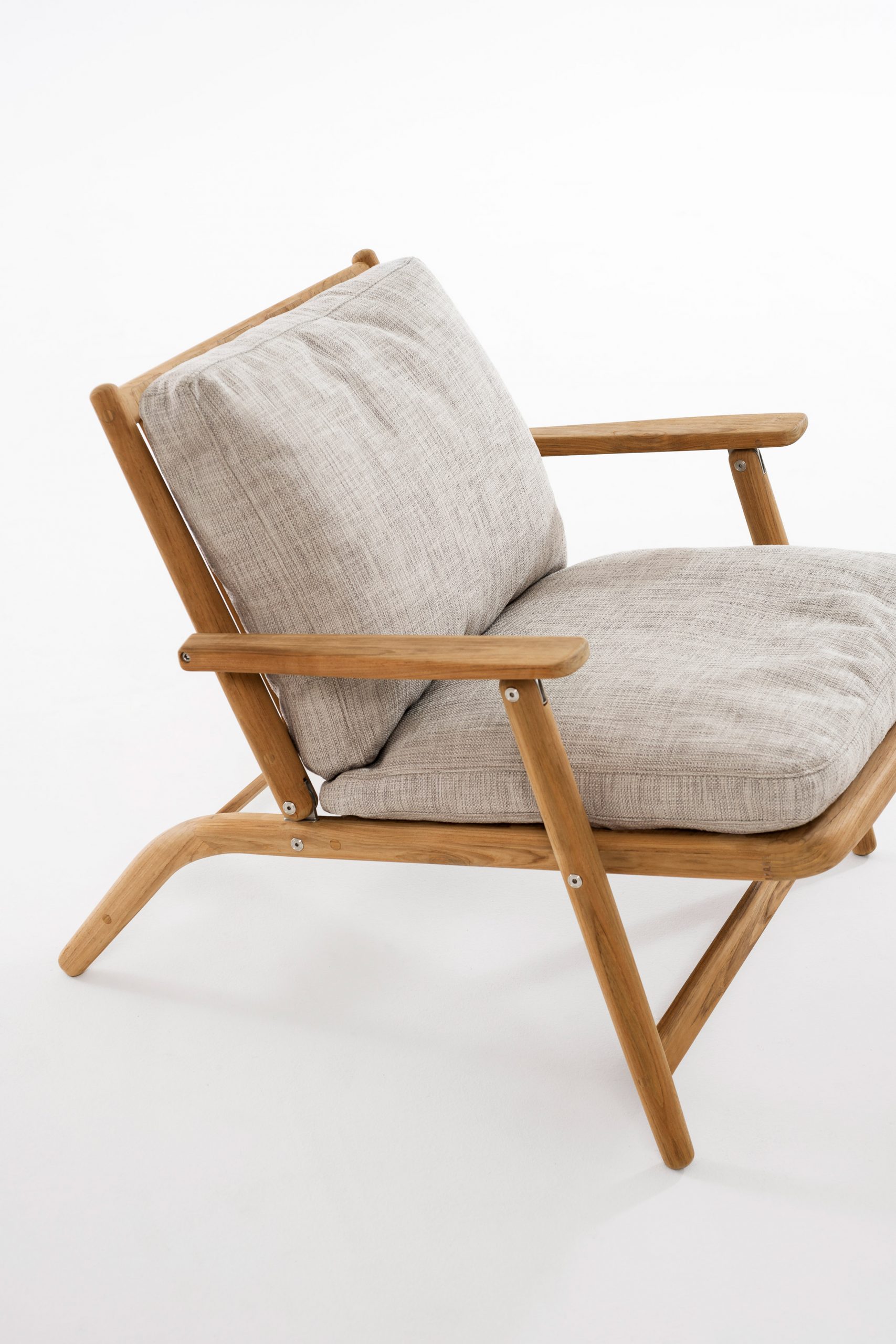 Upholstered Levente lounge chair by Roda