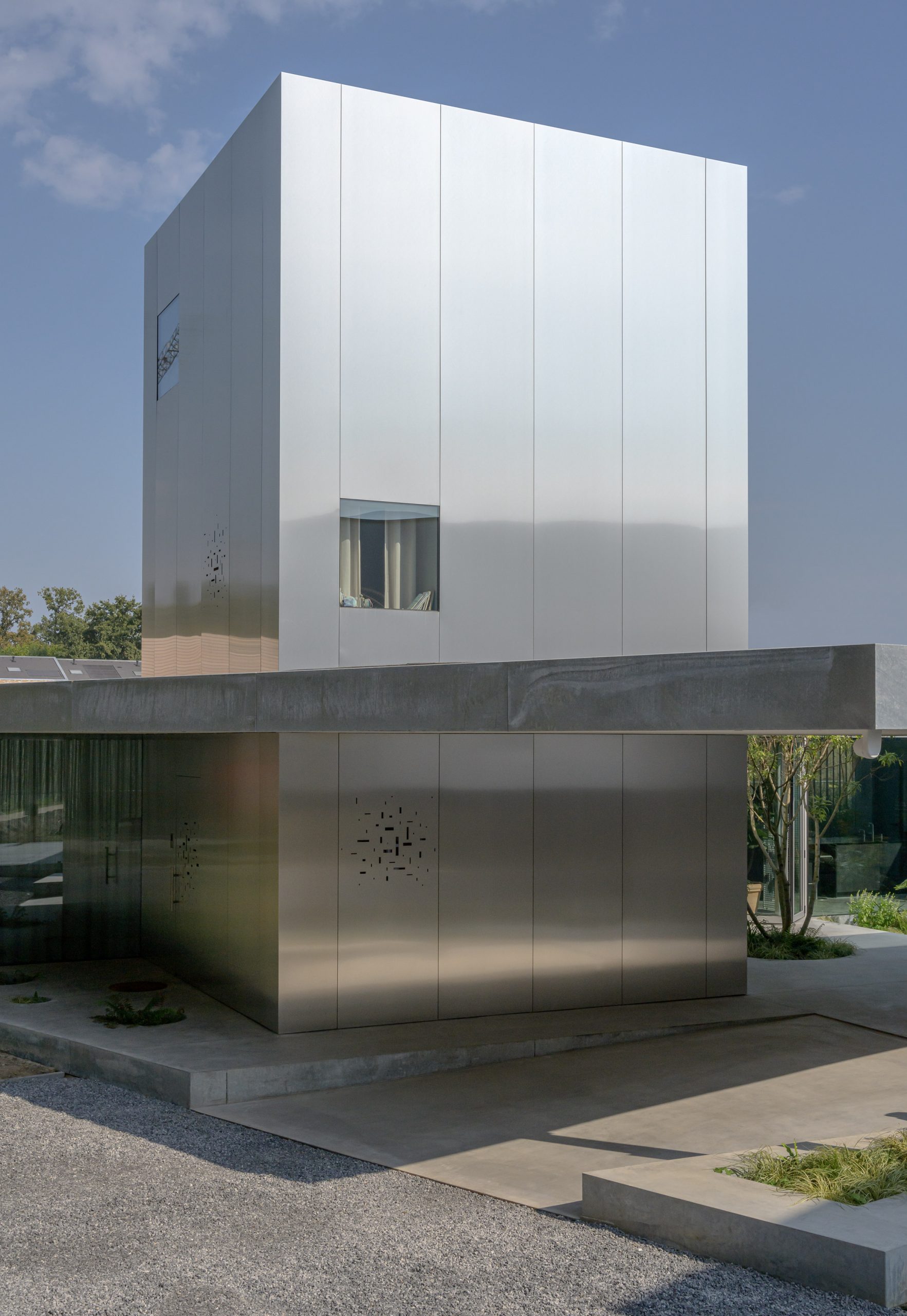 A polished-aluminium house 