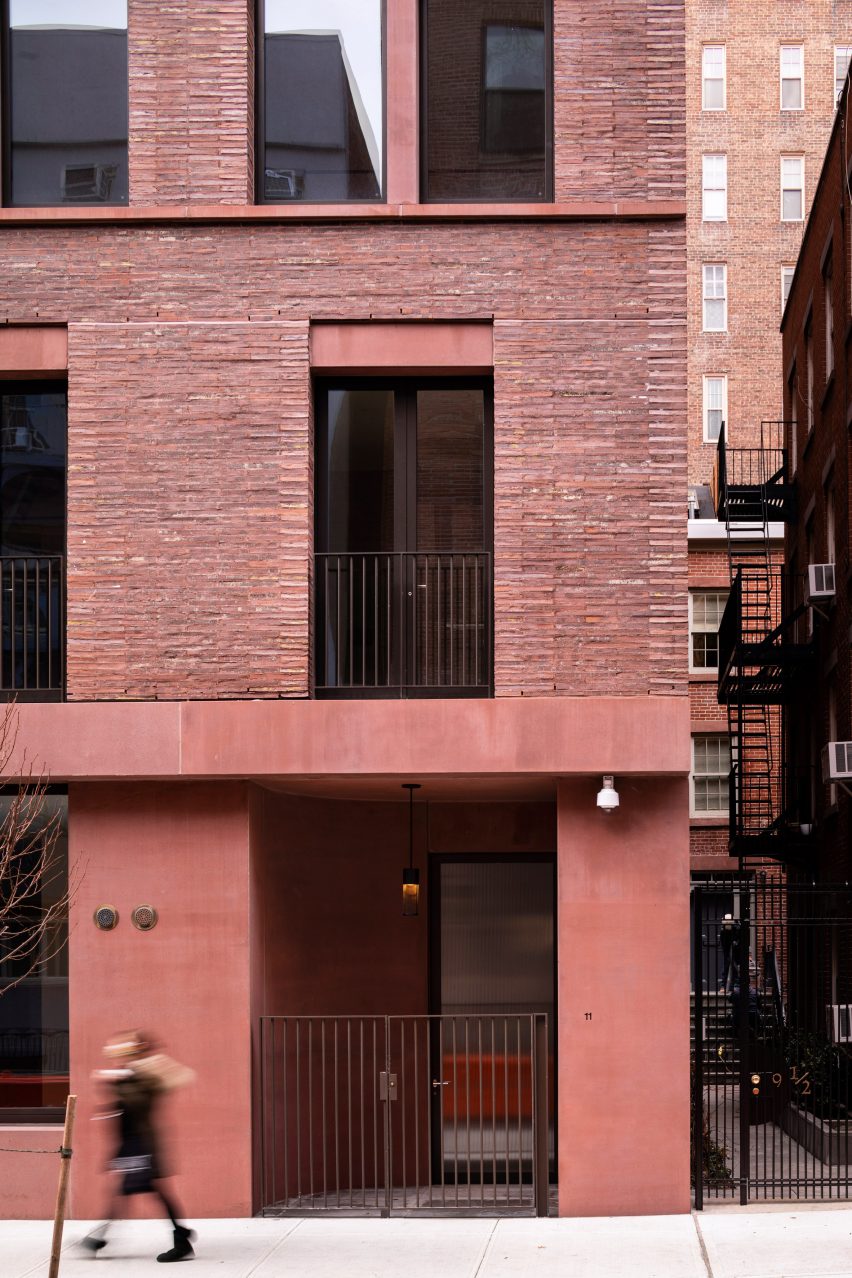 Pigmented red concrete of 11-19 Jane Street by David Chipperfield Architects