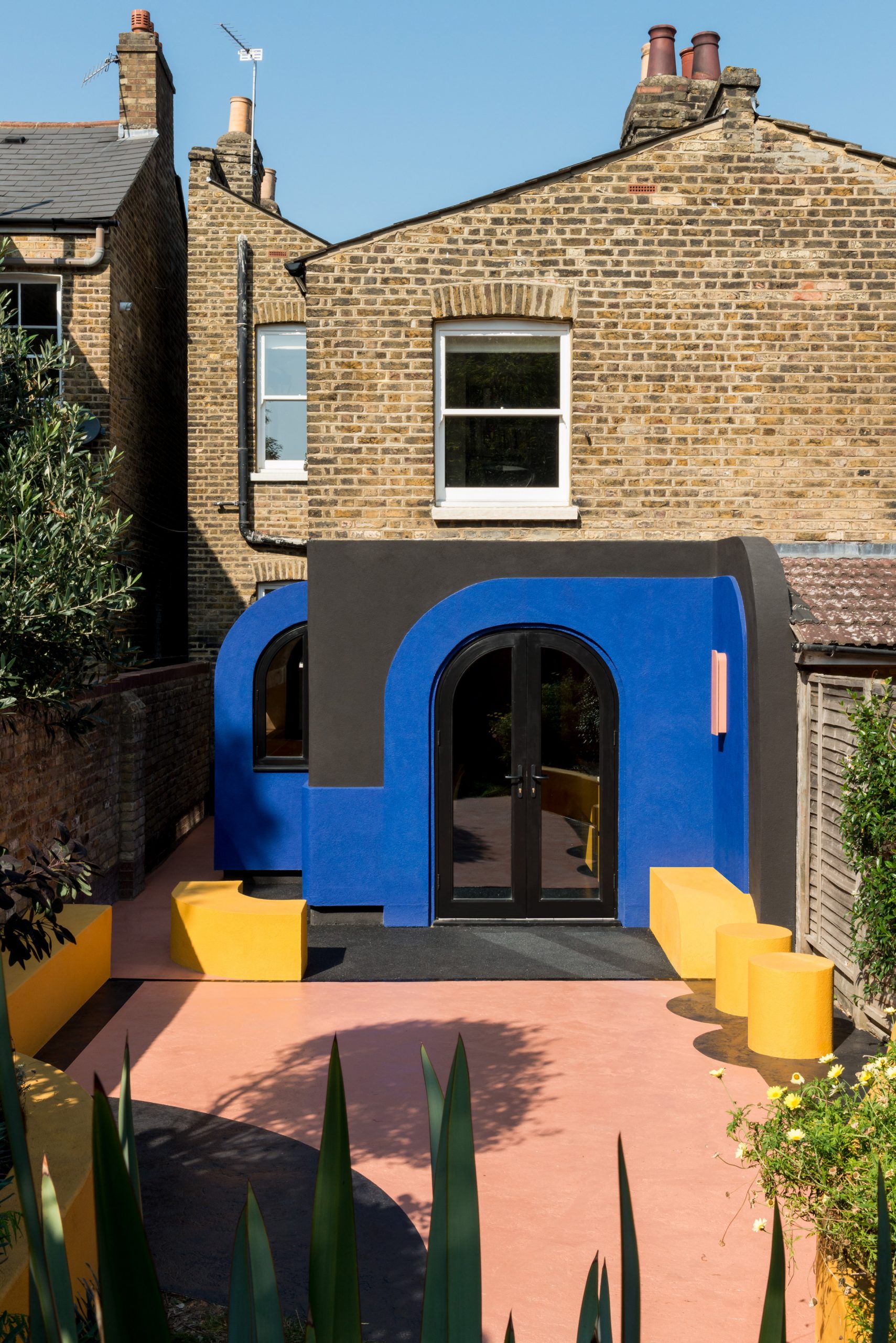 A colourful house renovation in London