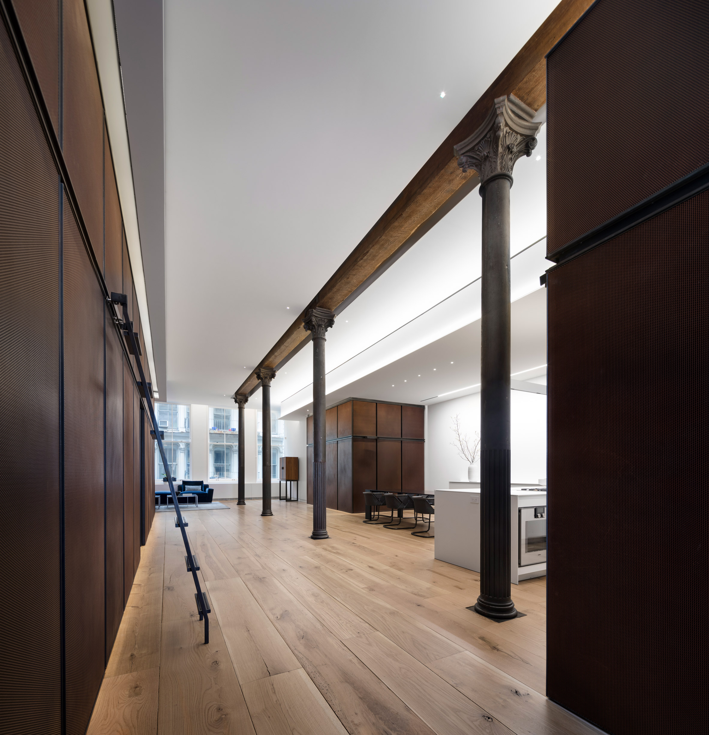 BC—OA hides utilitarian spaces within renovated Soho loft