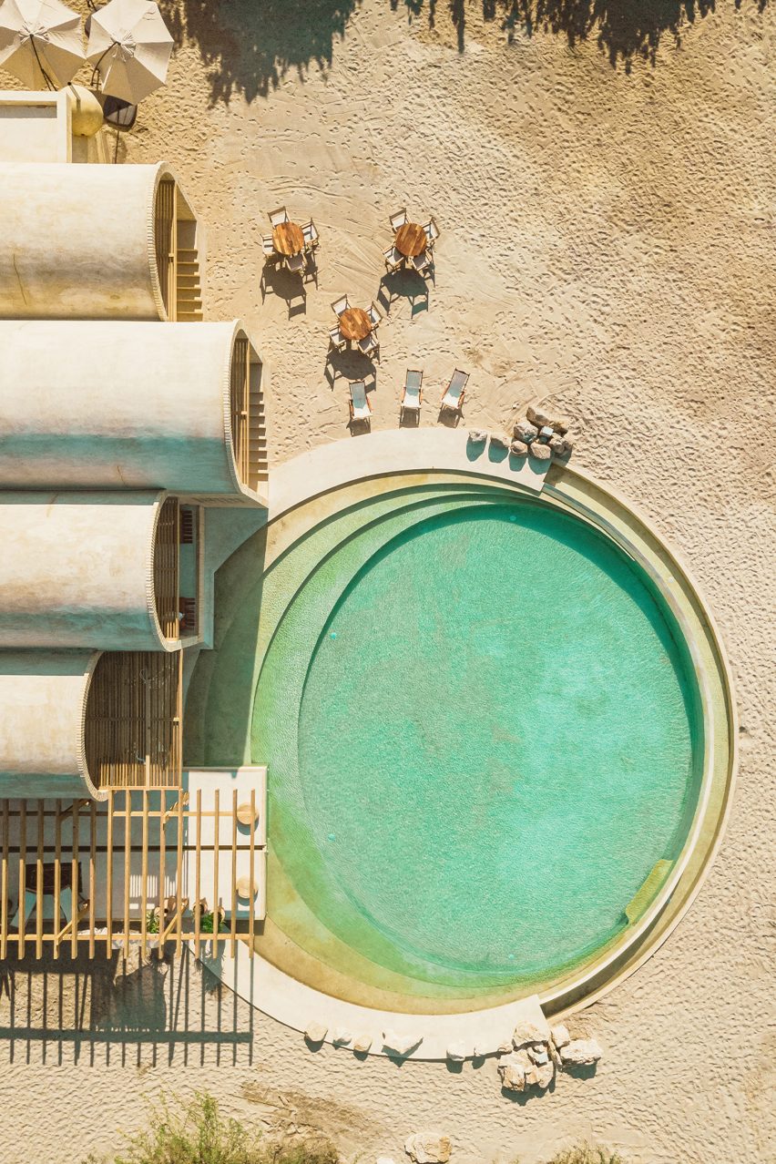 Architect Alberto Kalach built a circular swimming pool in the hotel's grounds