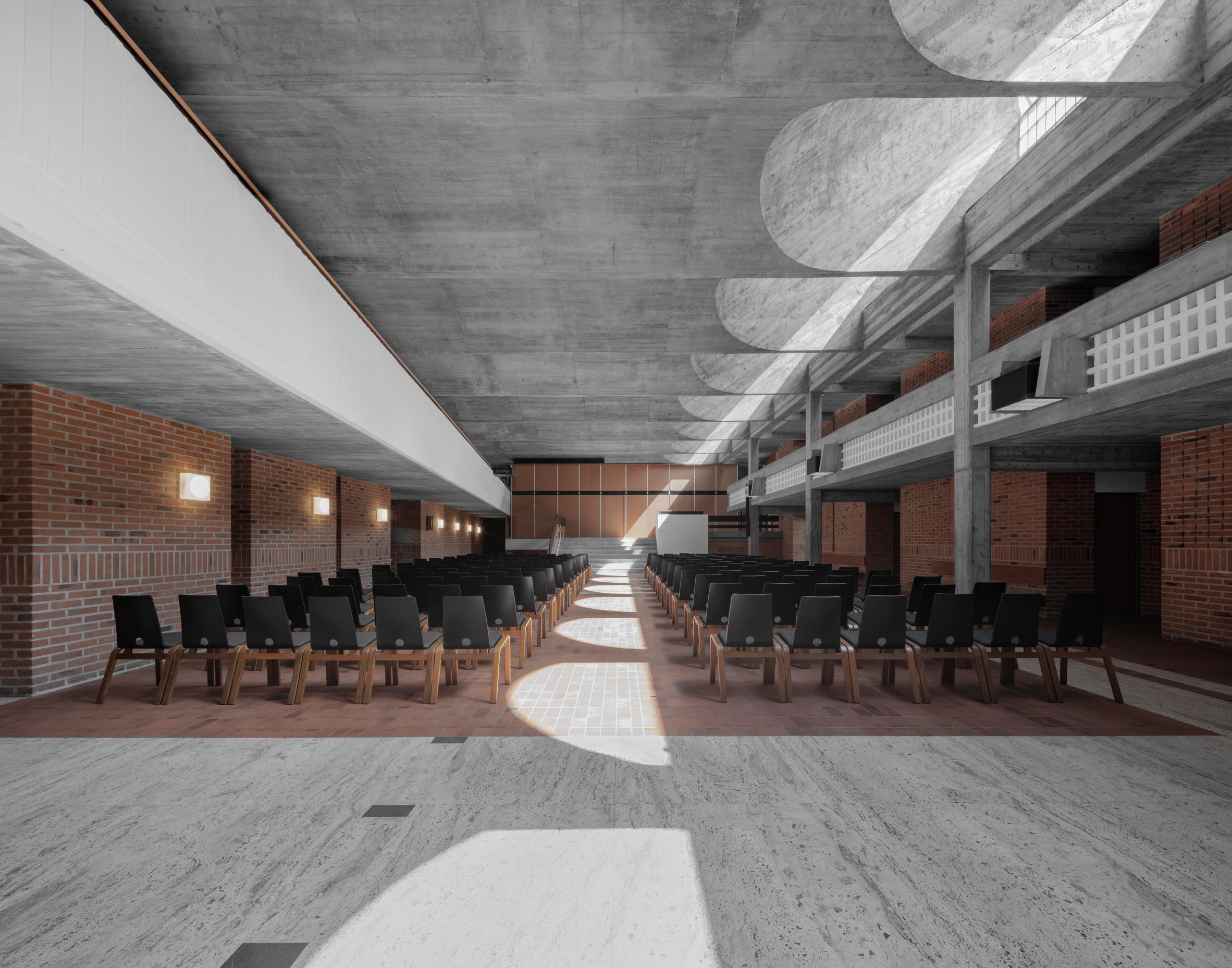 Main hall at Cusanus Academy renovation by MoDus Architects