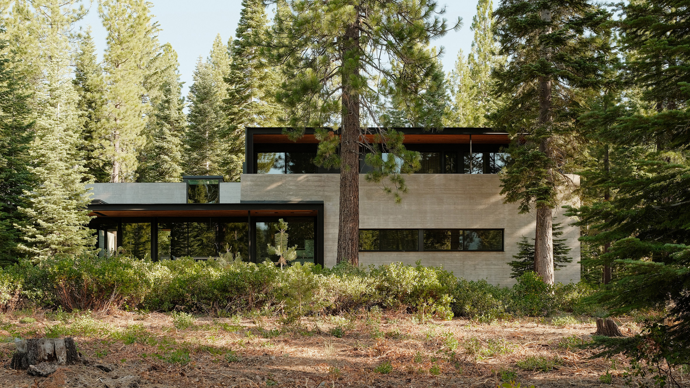 Faulkner Architects designed the dwelling near Lake Tahoe