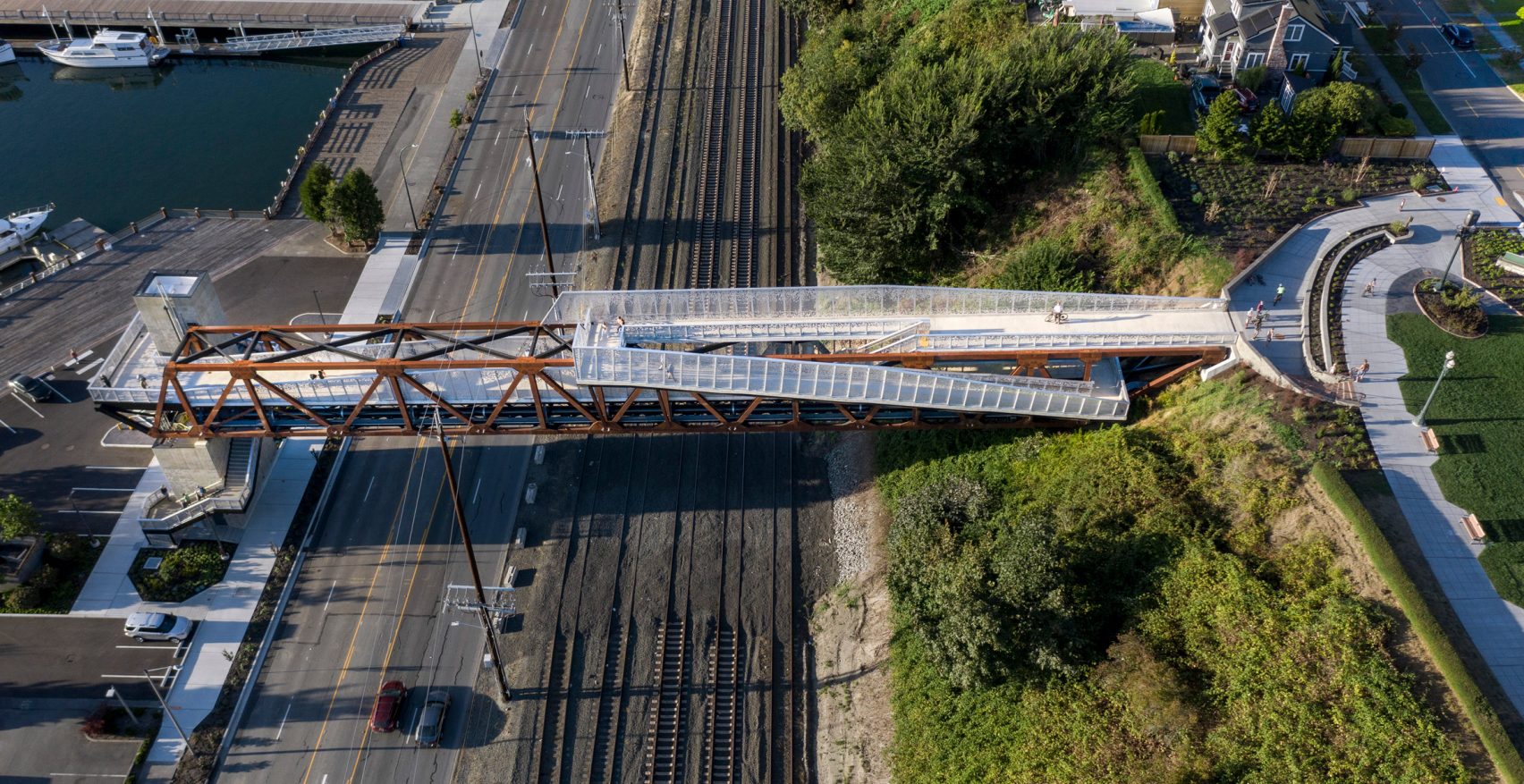 Viewing platforms tops New Grand Avenue Park Bridge by LMN Architects ...