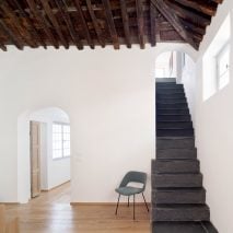 热那亚海狗之家的石板楼梯/ Dodi Moss