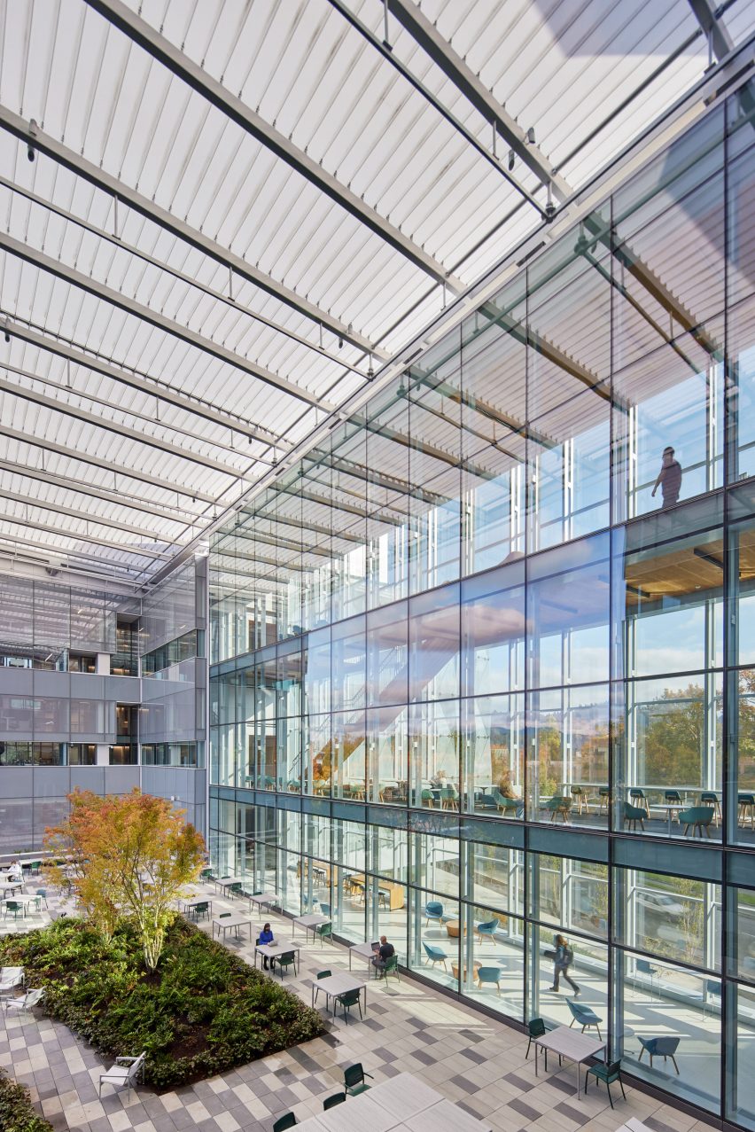 Courtyard of University of Oregon facility