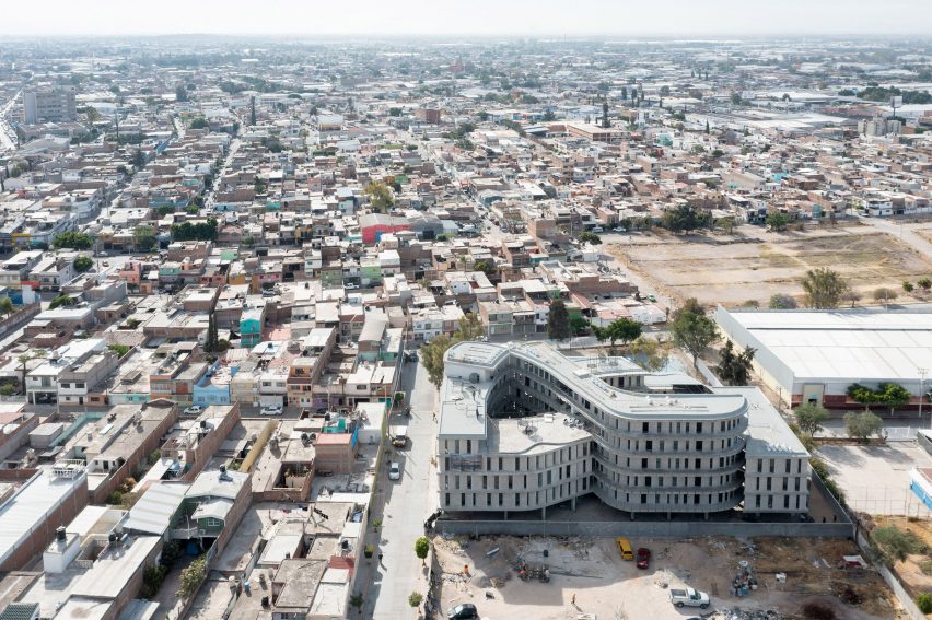 SO-IL está construyendo un desarrollo de viviendas asequibles en Las Américas en México