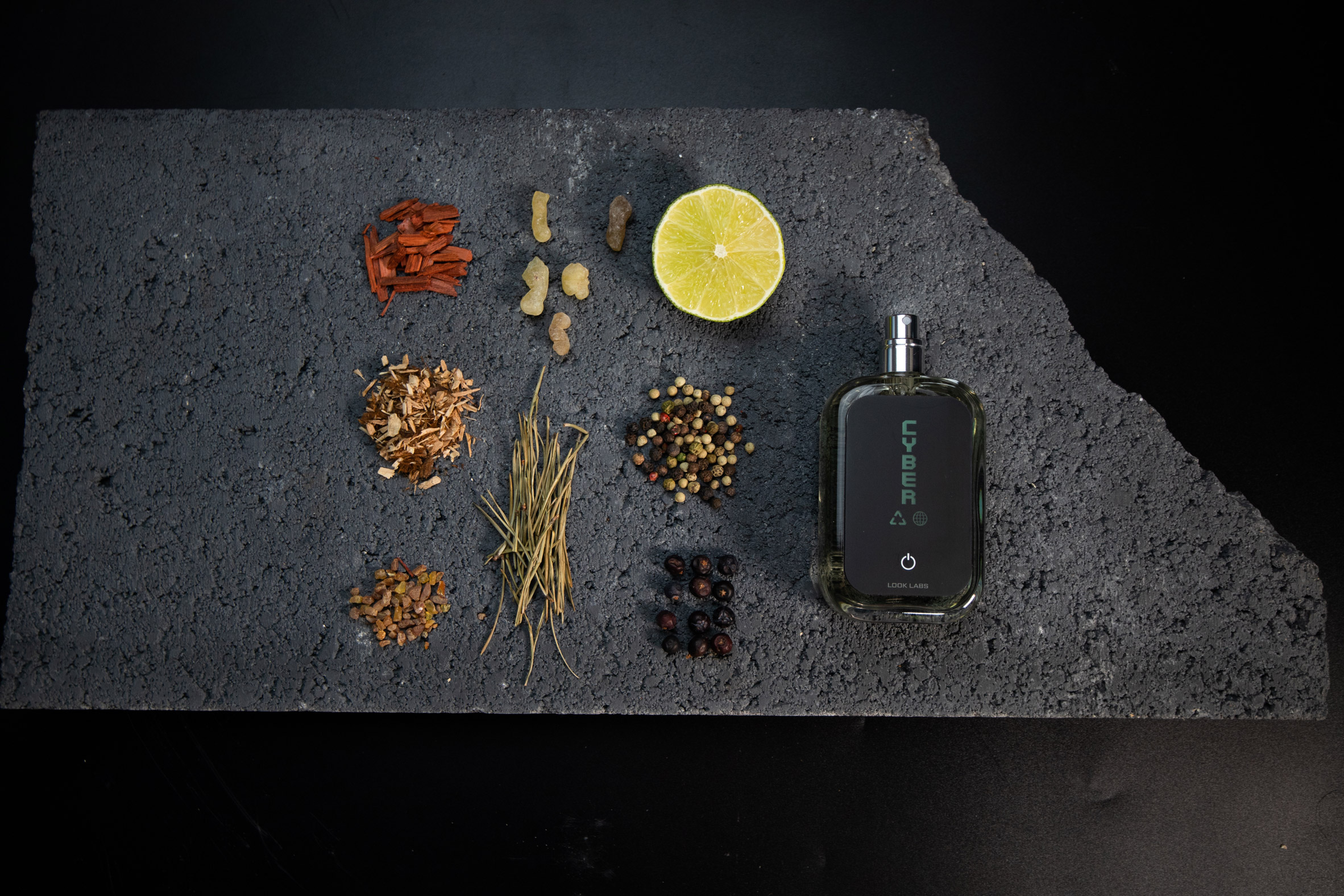 Ingredients of the fragrance by Look Labs