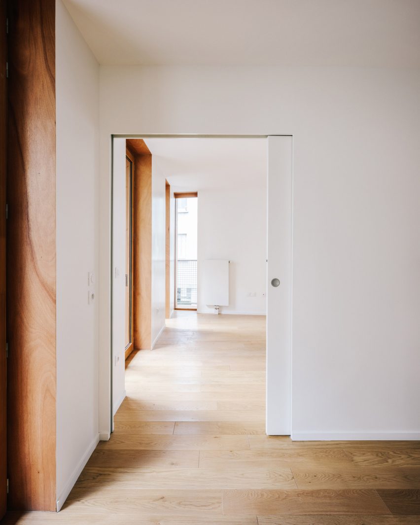 White and wood apartment interiors