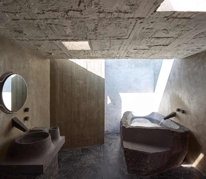 concrete bathroom in Reyes House by Pedro Reyes and Carla Fernandez