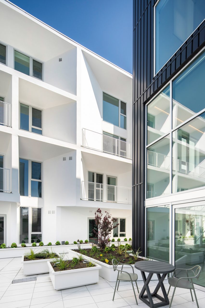 Westgate1515 by LOHA is a black and white apartment block