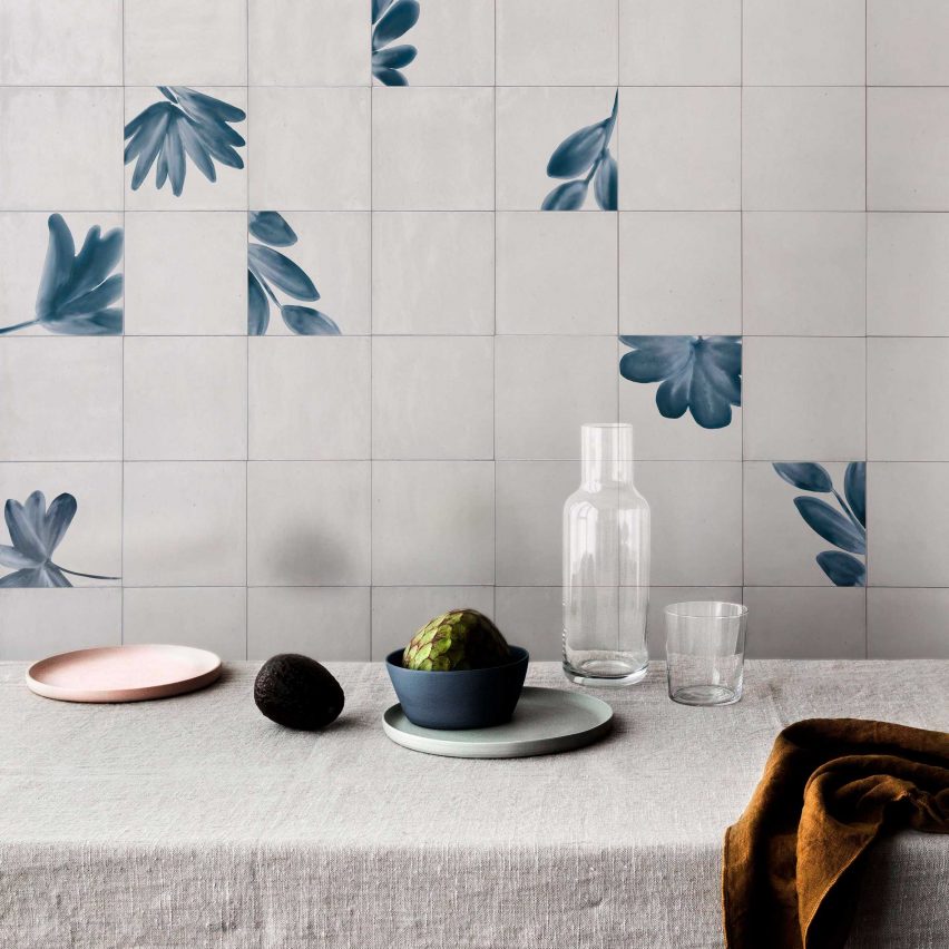 Plant patterns on the Marazzi Crogiolo Rice tiles