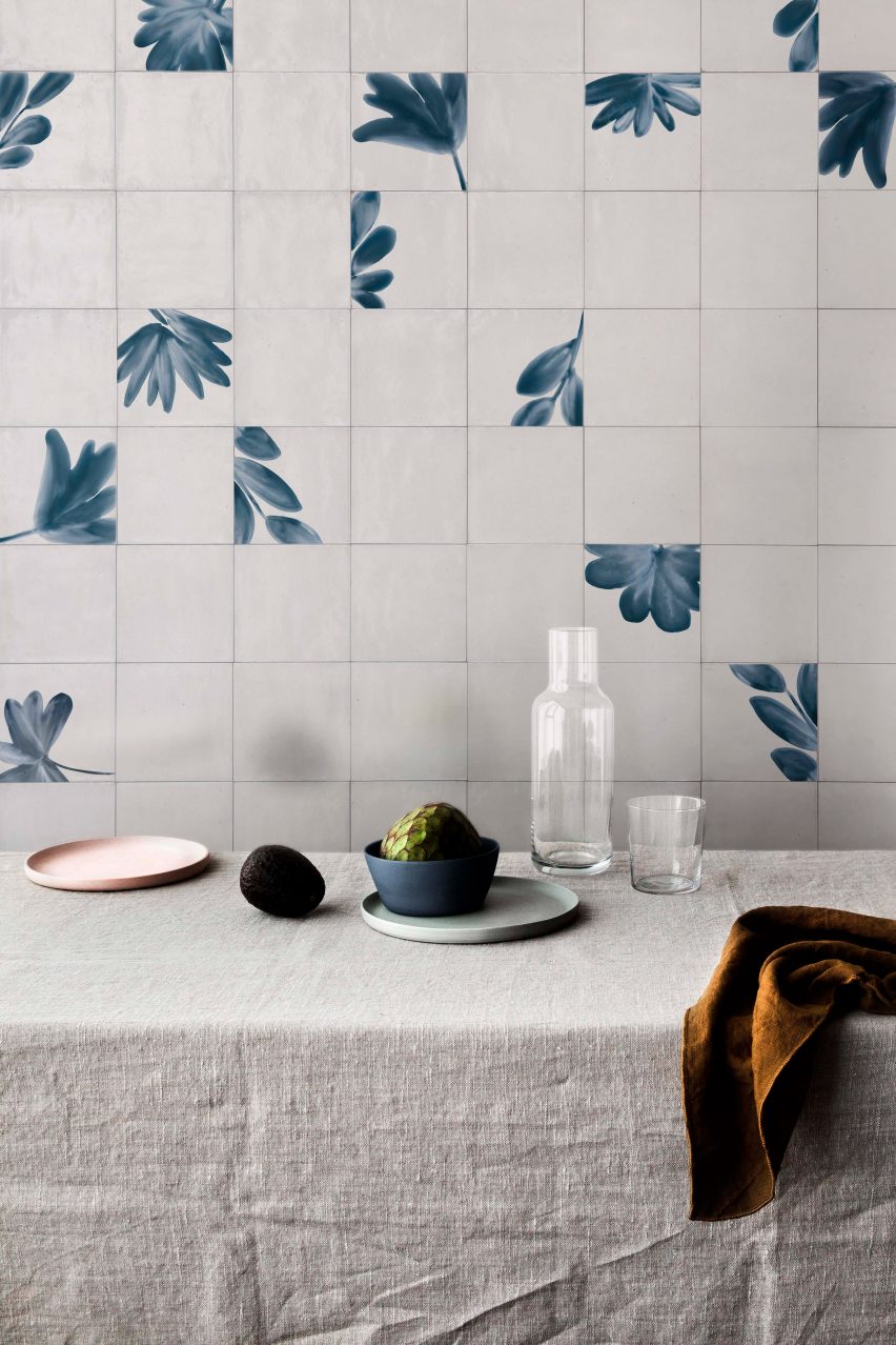 The Crogiolo Rice collection includes tiles with nature-inspired motifs in blue