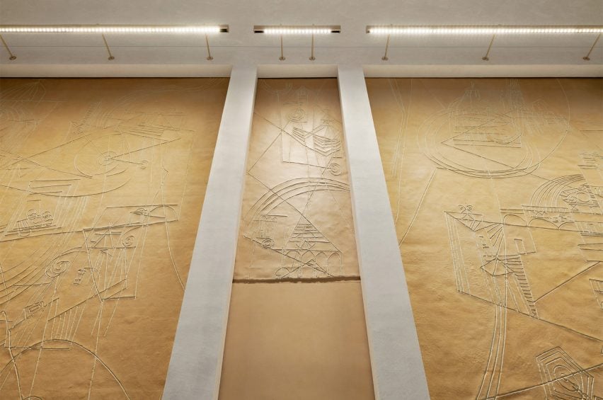 Artworks were placed within the walls of Apple Via del Corso