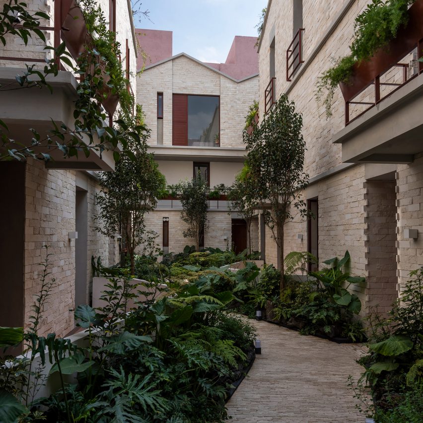 CPDA incorporates "secret garden" into Mexico City apartment building