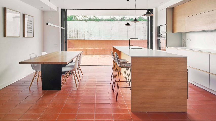Ten Kitchens With Islands That Make, Santiago Kitchen Island With Seating