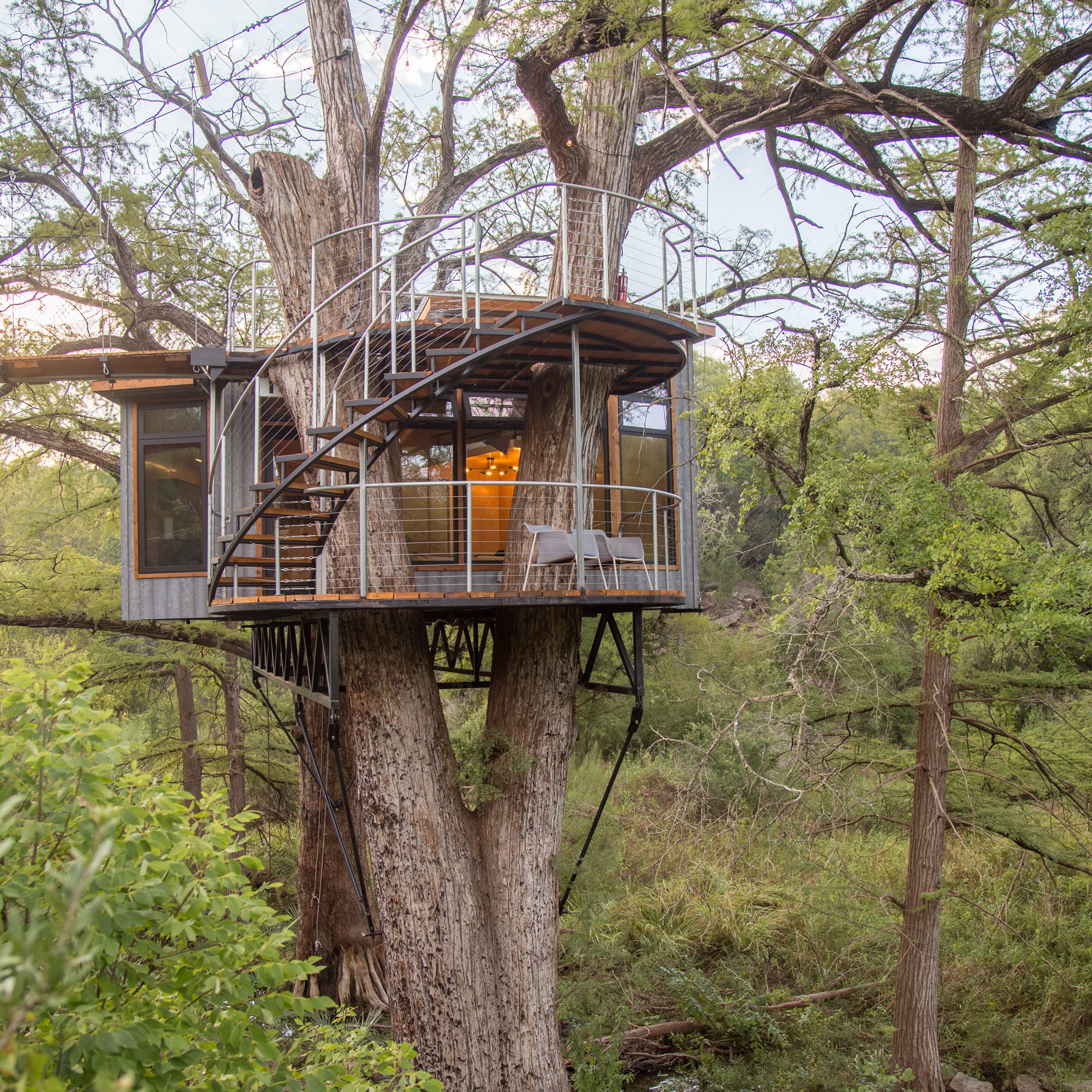 A treehouse-style retreat in Texas, US