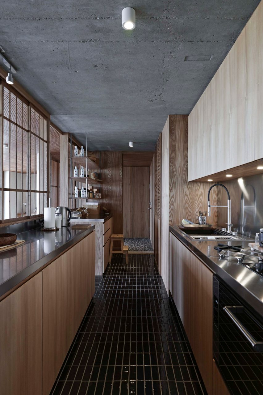 Barbican flat by Takero Shimazaki Architects