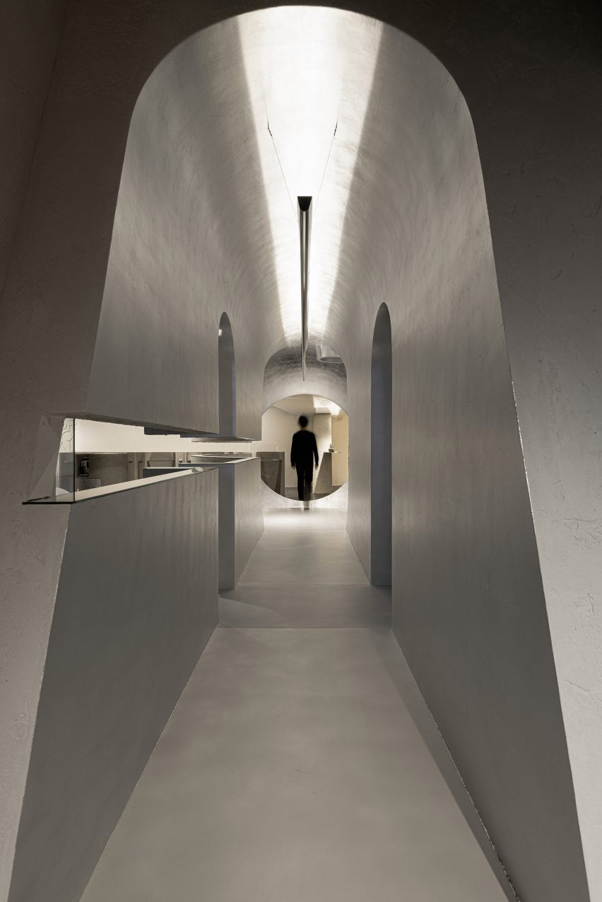 Túnel en una tienda diseñada por Lilawlab