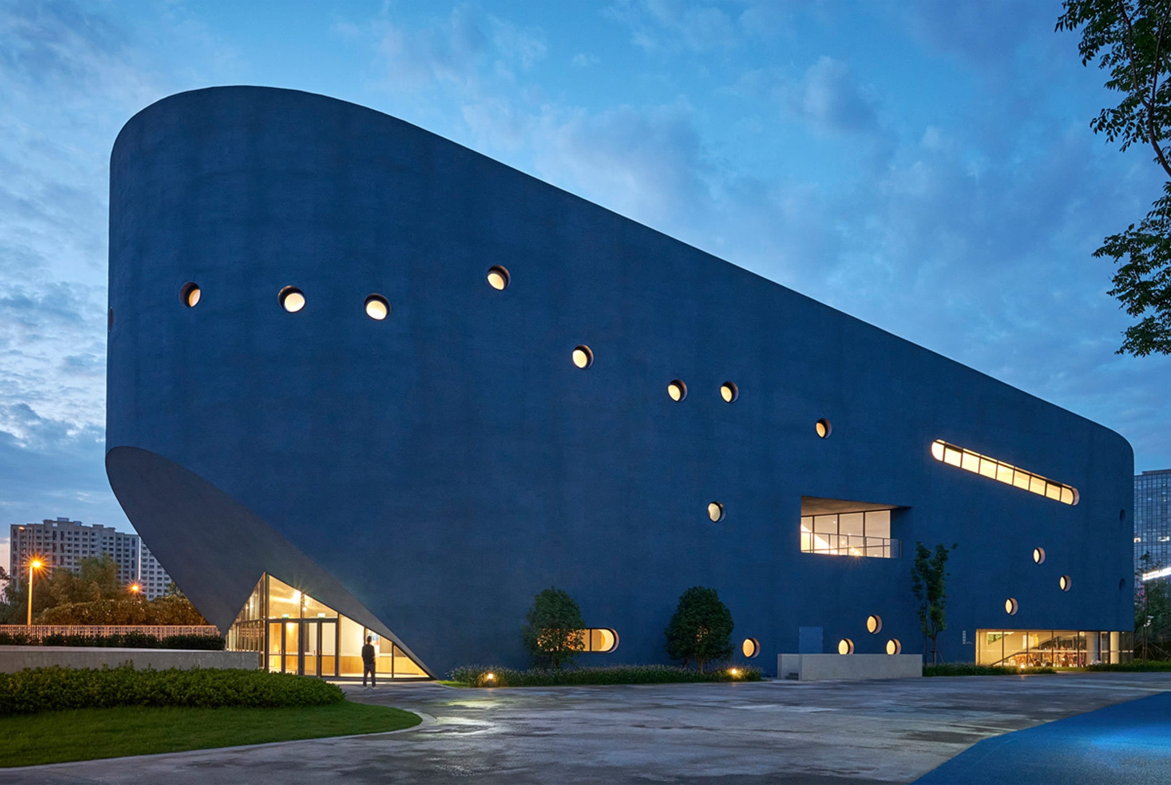 Bibliotheater at Arts Centre at Shanghai Qingpu Pinghe International School by Open Architecture